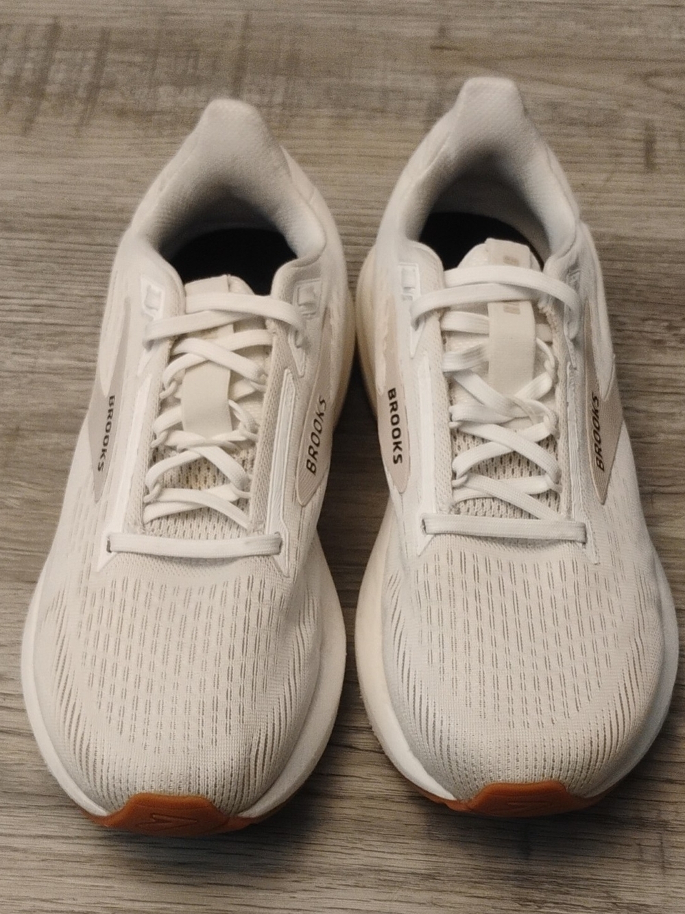 Brooks Revel 8 White Running Shoes - Lightweight Performance Women's Size 8.5D - Picture 3 of 9